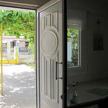 Terpsithea's House Apartment Eleftheroupoli